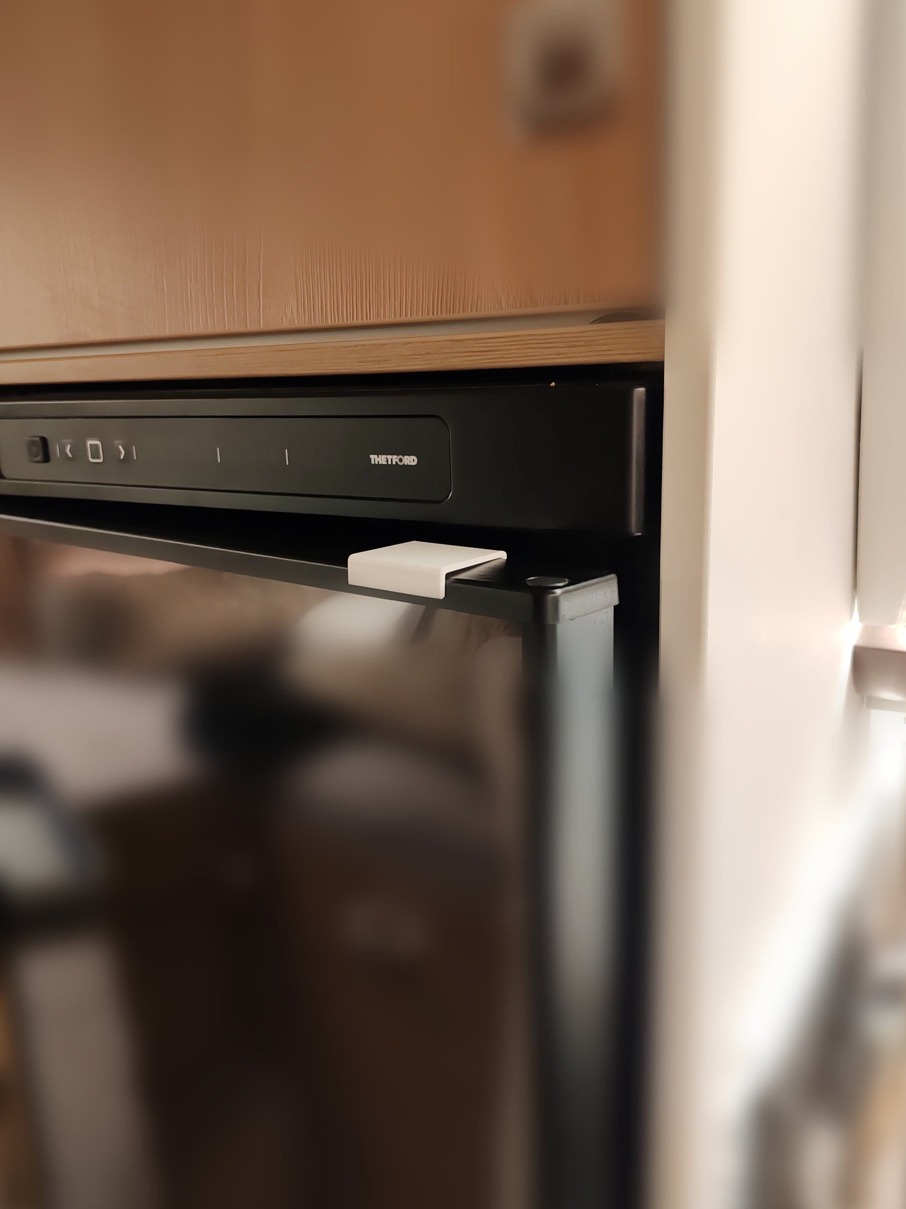 Offenhalter mit Arretierung für Thetford Kühlschrank (N3141/N3142/N4141/N4142)