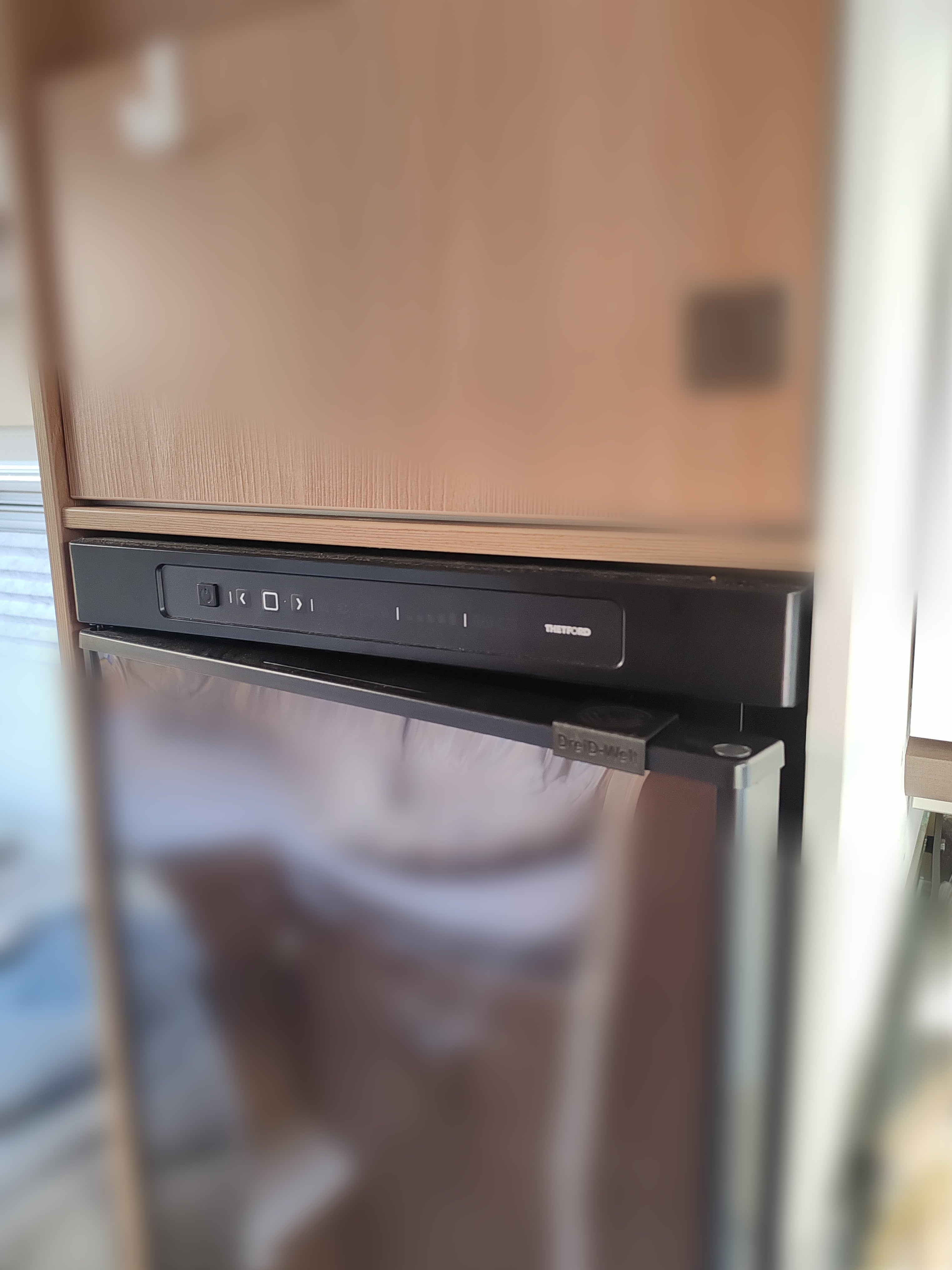 Offenhalter mit Arretierung für Thetford Kühlschrank (N3141/N3142/N4141/N4142)