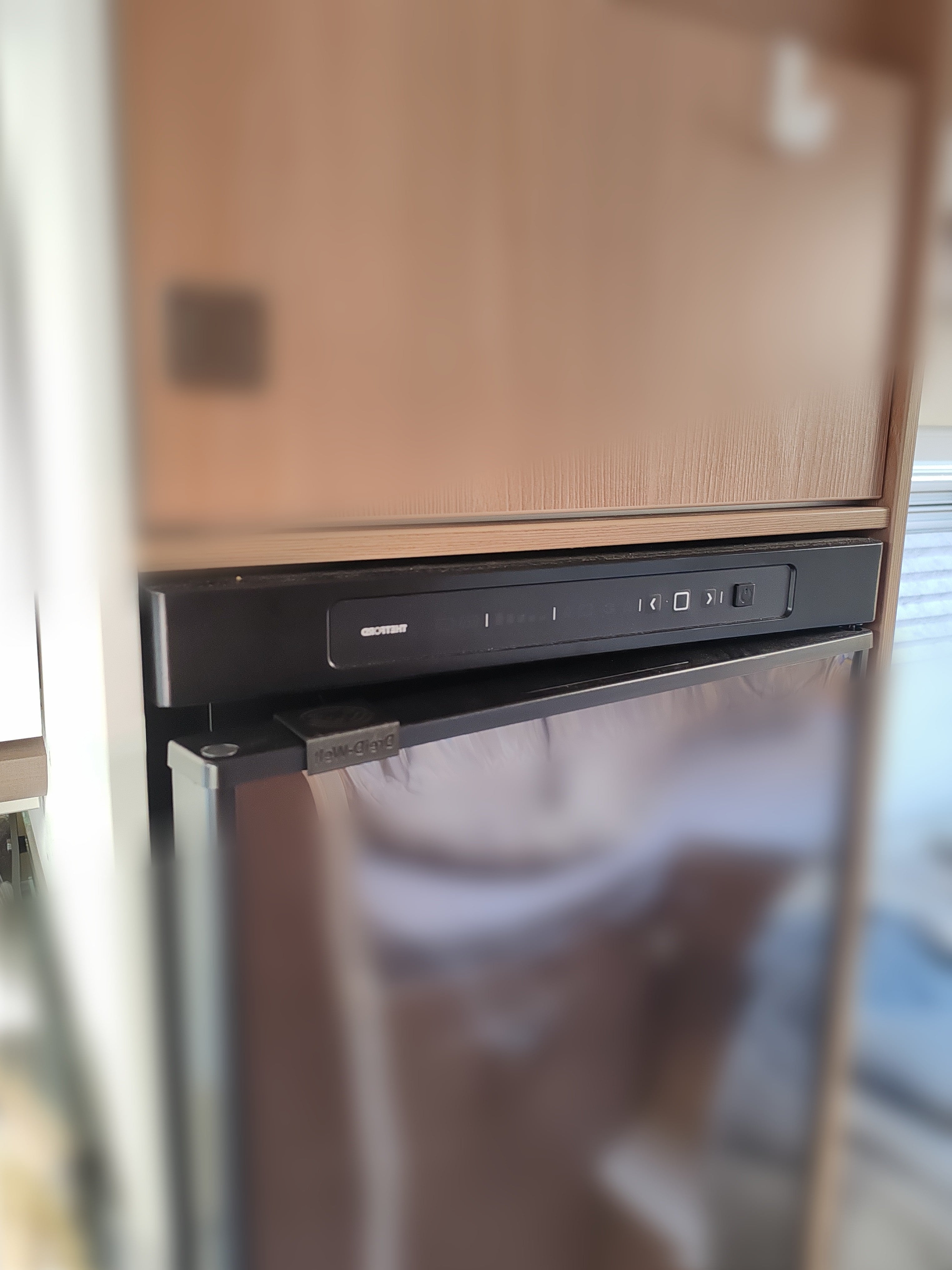 Offenhalter mit Arretierung für Thetford Kühlschrank (N3141/N3142/N4141/N4142)
