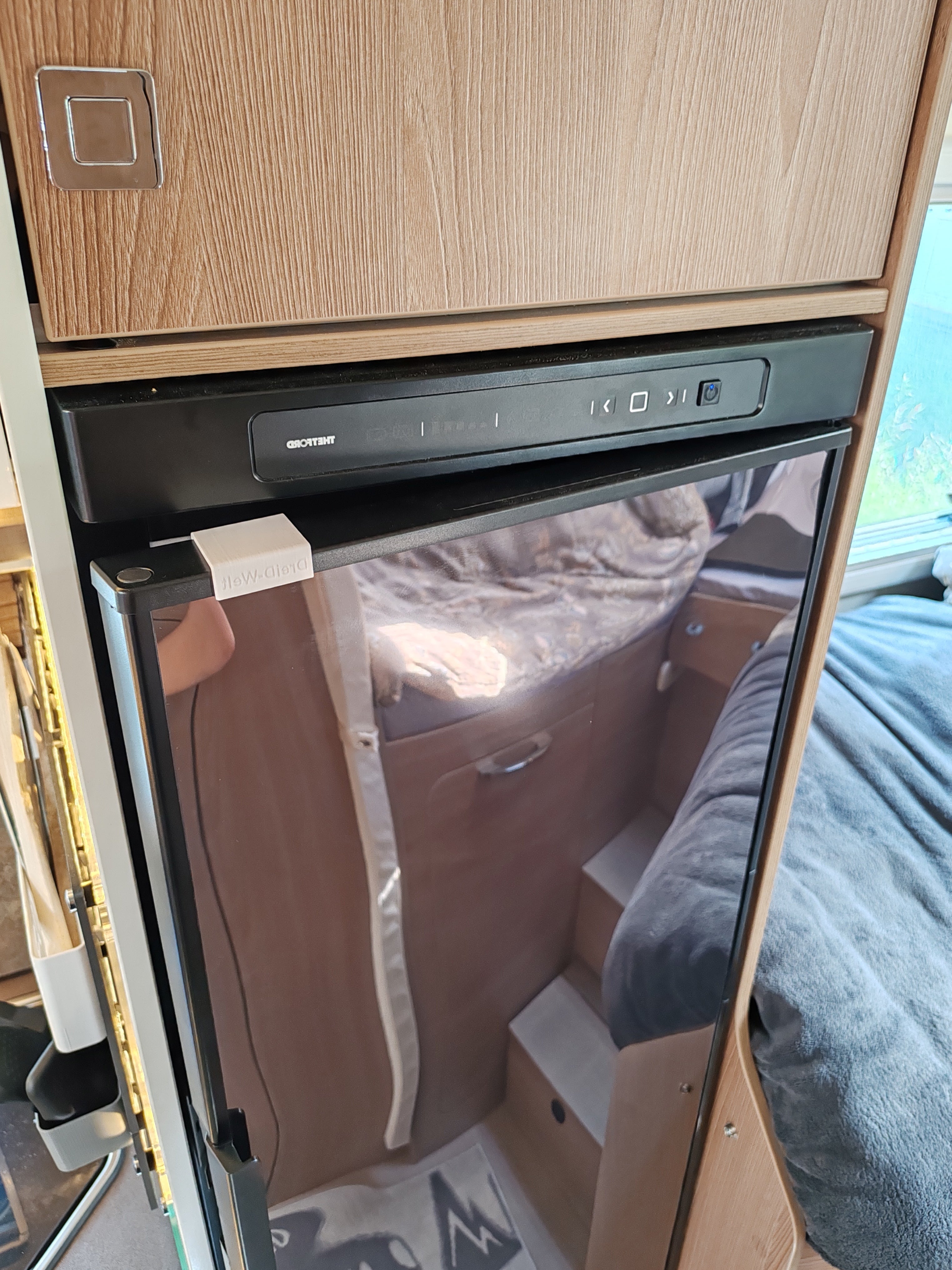 Offenhalter mit Arretierung für Thetford Kühlschrank