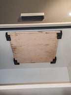 Platzsparender Pizzastein-Halter – Die clevere Unter-Schrank-Aufhängung