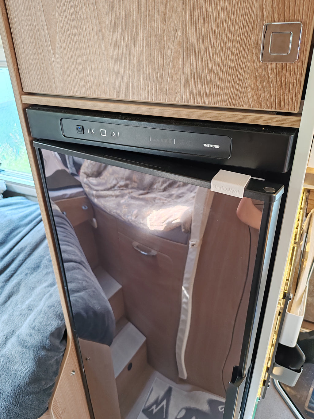 Offenhalter mit Arretierung für Thetford Kühlschrank