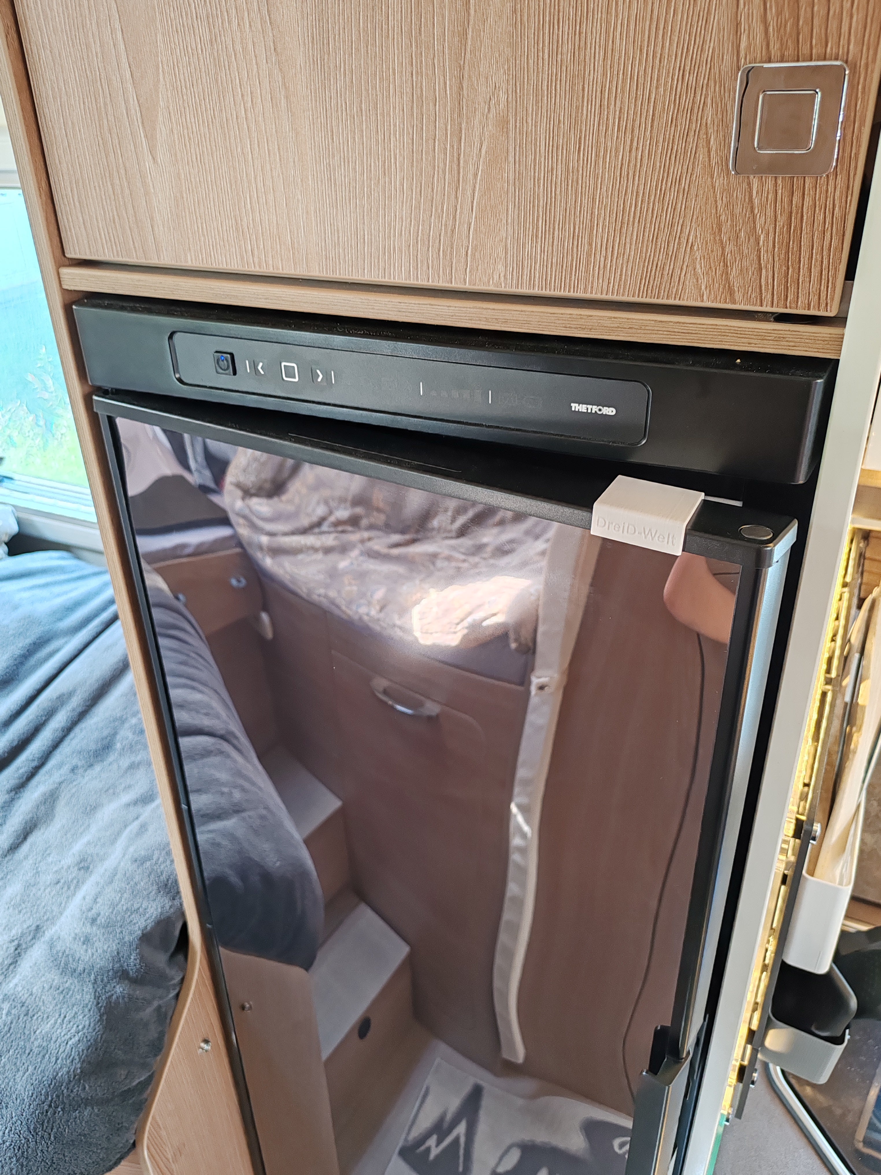 Offenhalter mit Arretierung für Thetford Kühlschrank