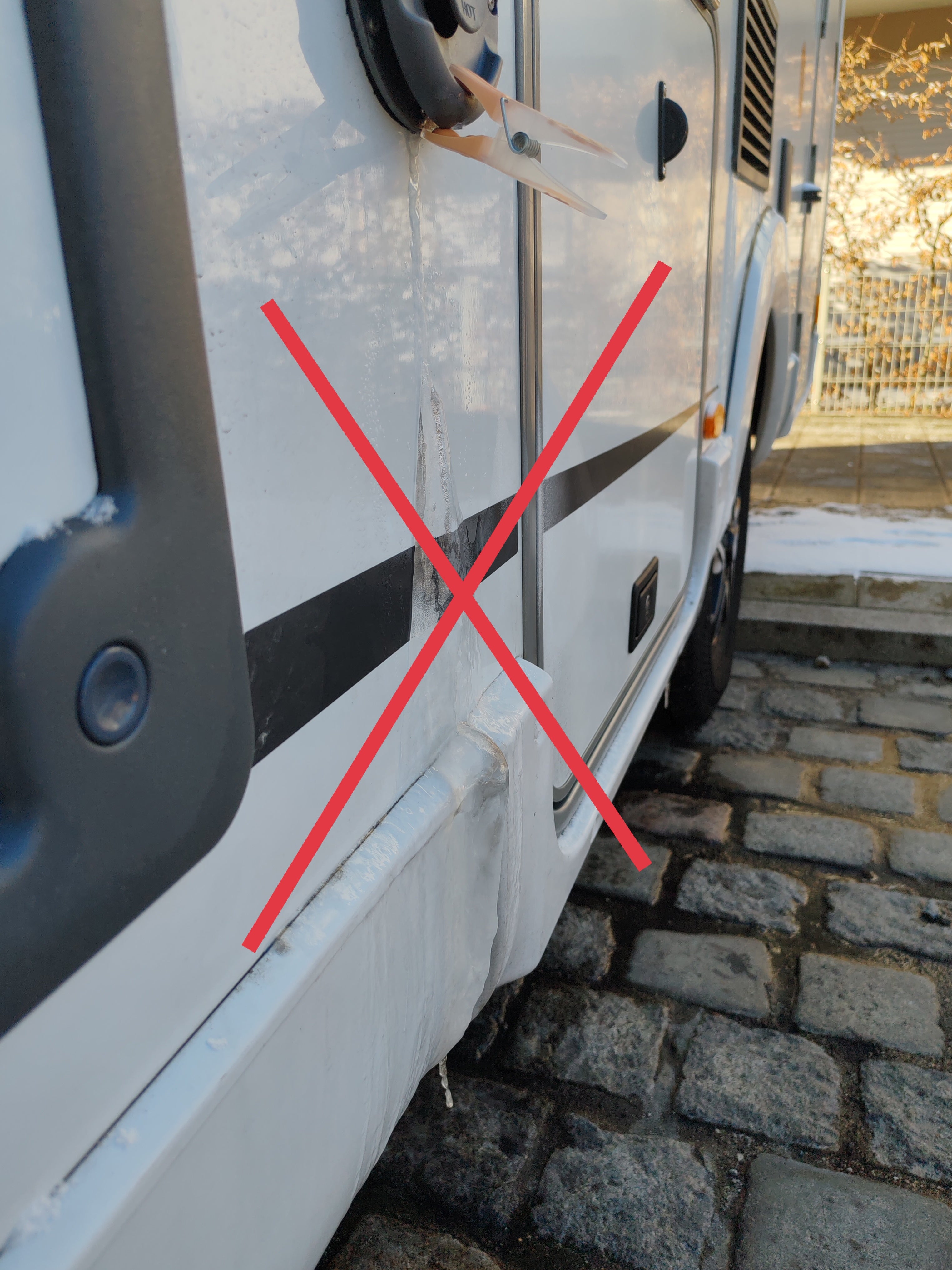 Abtropflippe Kondenswasserablauf zum Kleben (3M) für Kondenswasser Wohnwagen Wohnmobil Abgas Kamin *Ohne Schrauben*Zugelassen*
